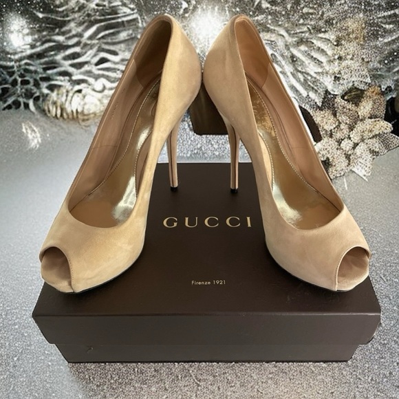 GUCCI 💥HOST PICK💥Gucci Tan Suede Peep Toe Stilettos Size EU40 with Box - Picture 1 of 12